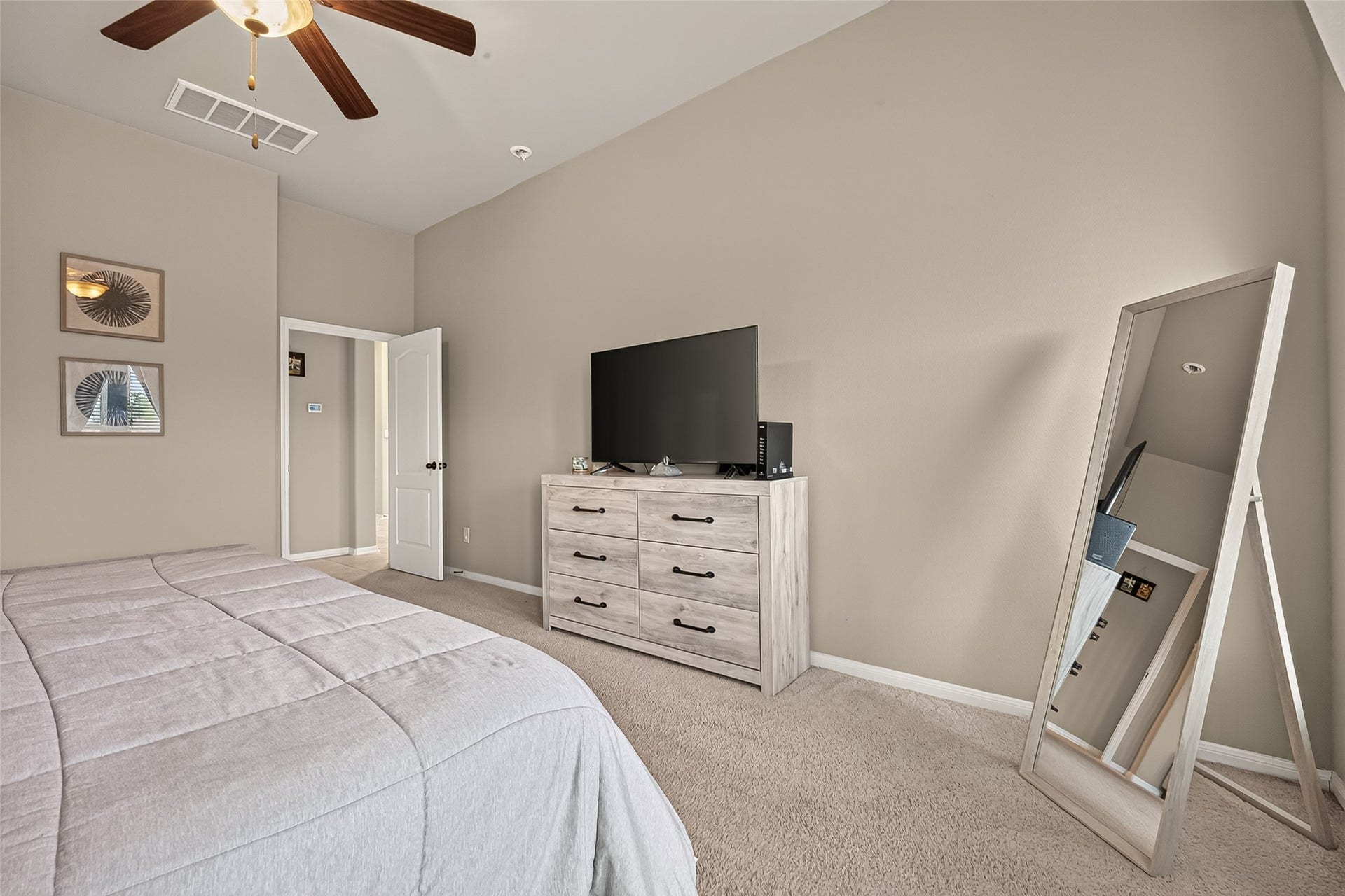 2115 Rolling Hills Drive, Pearland, TX 77581