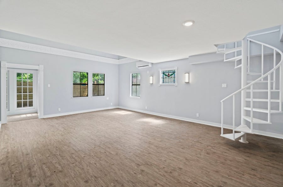 Property photo for 204 E Houston Street, #B, Highlands, TX