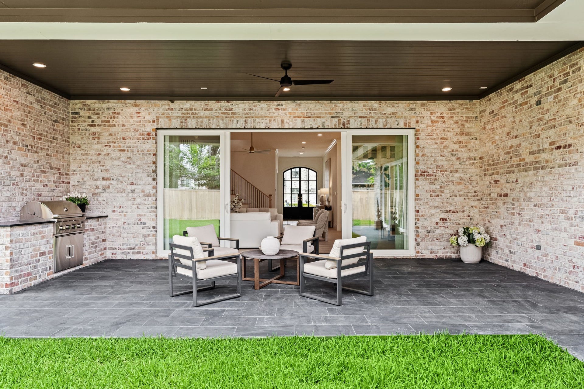 1610 Hillendahl Boulevard, Houston, TX 77055 Example of builders prior work