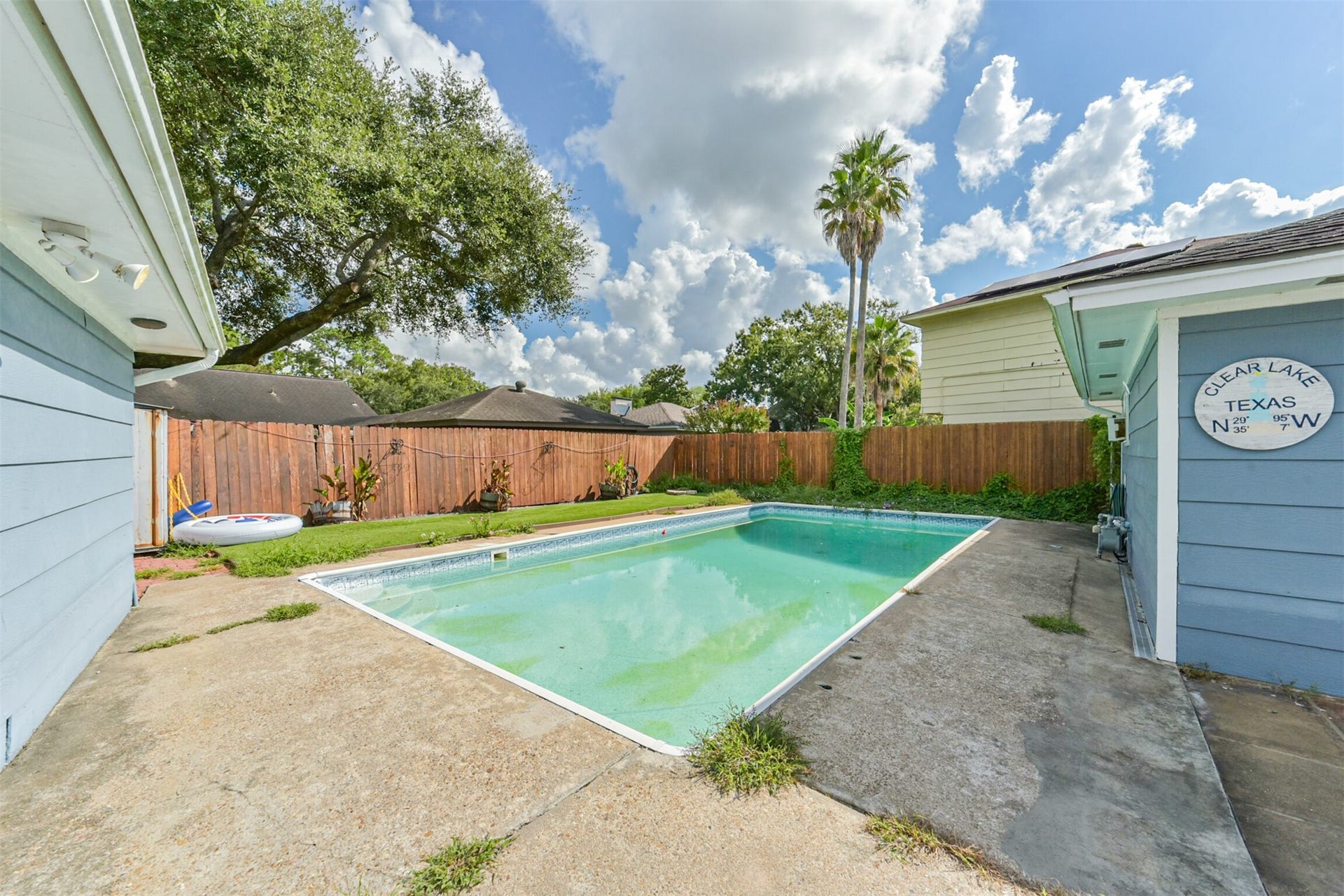 16511 Clearcrest Drive, Houston, TX 77059 16511 Clearcrest Drive, Houston, TX 77059