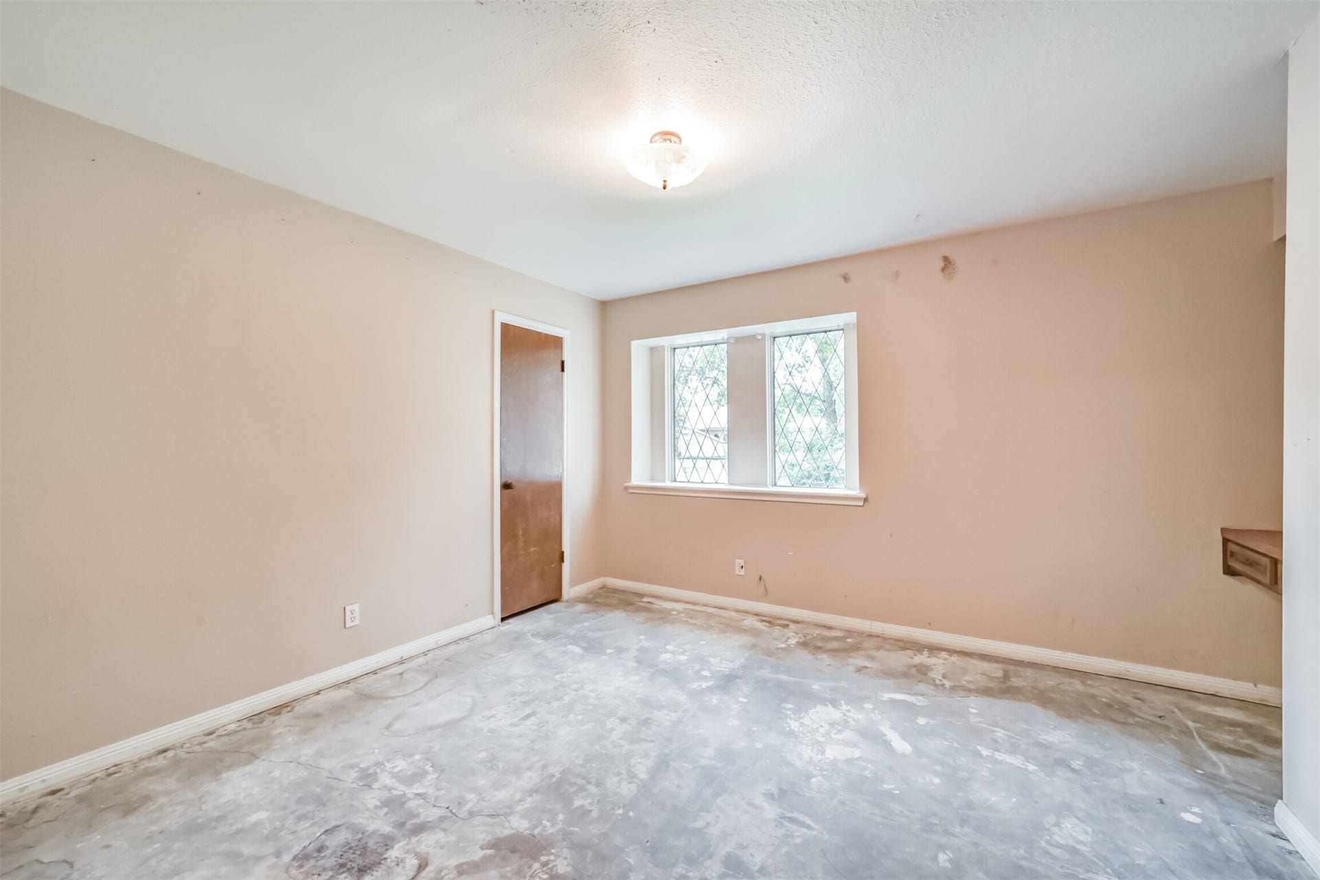 16511 Clearcrest Drive, Houston, TX 77059 16511 Clearcrest Drive, Houston, TX 77059