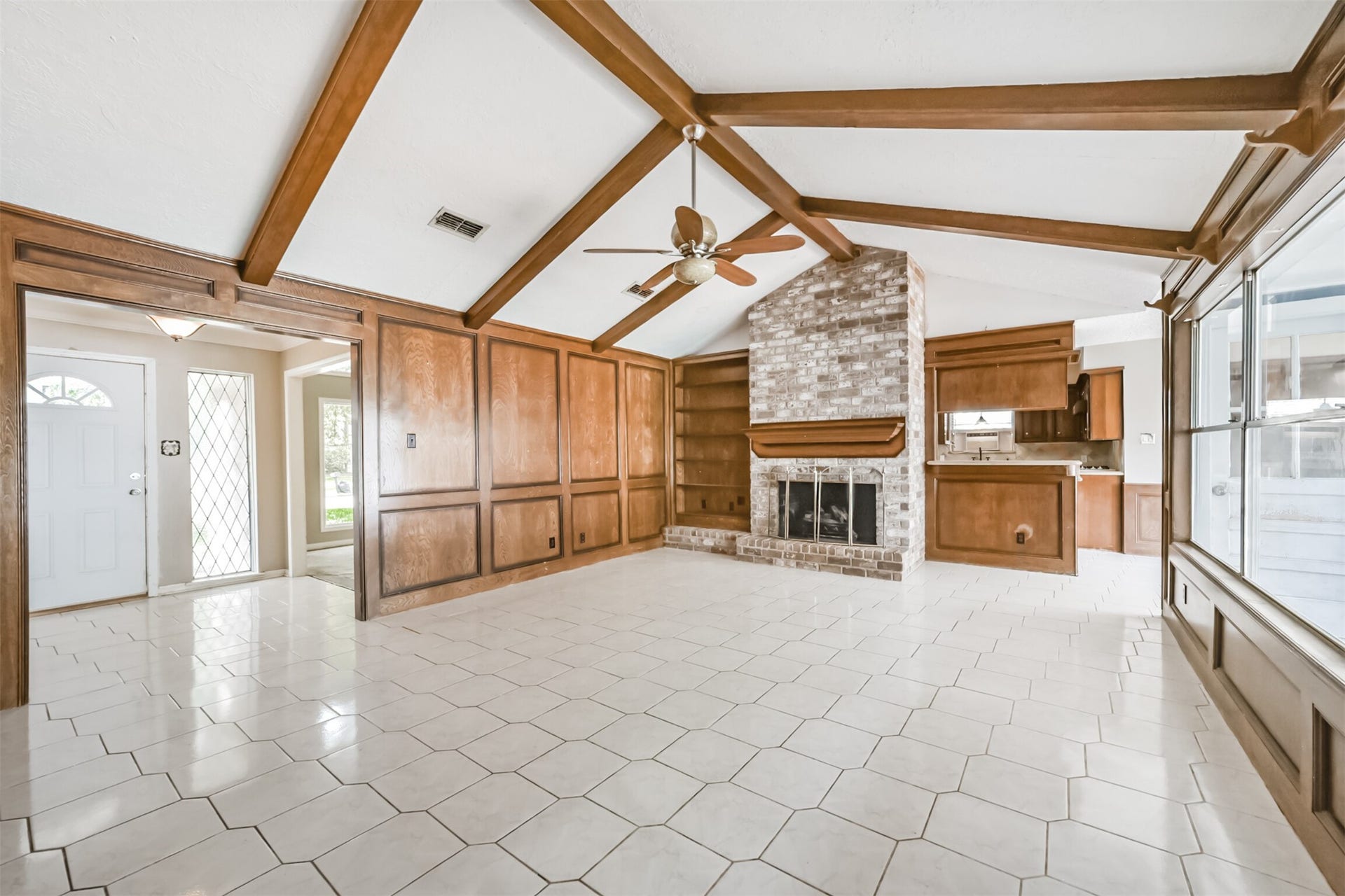 16511 Clearcrest Drive, Houston, TX 77059 16511 Clearcrest Drive, Houston, TX 77059