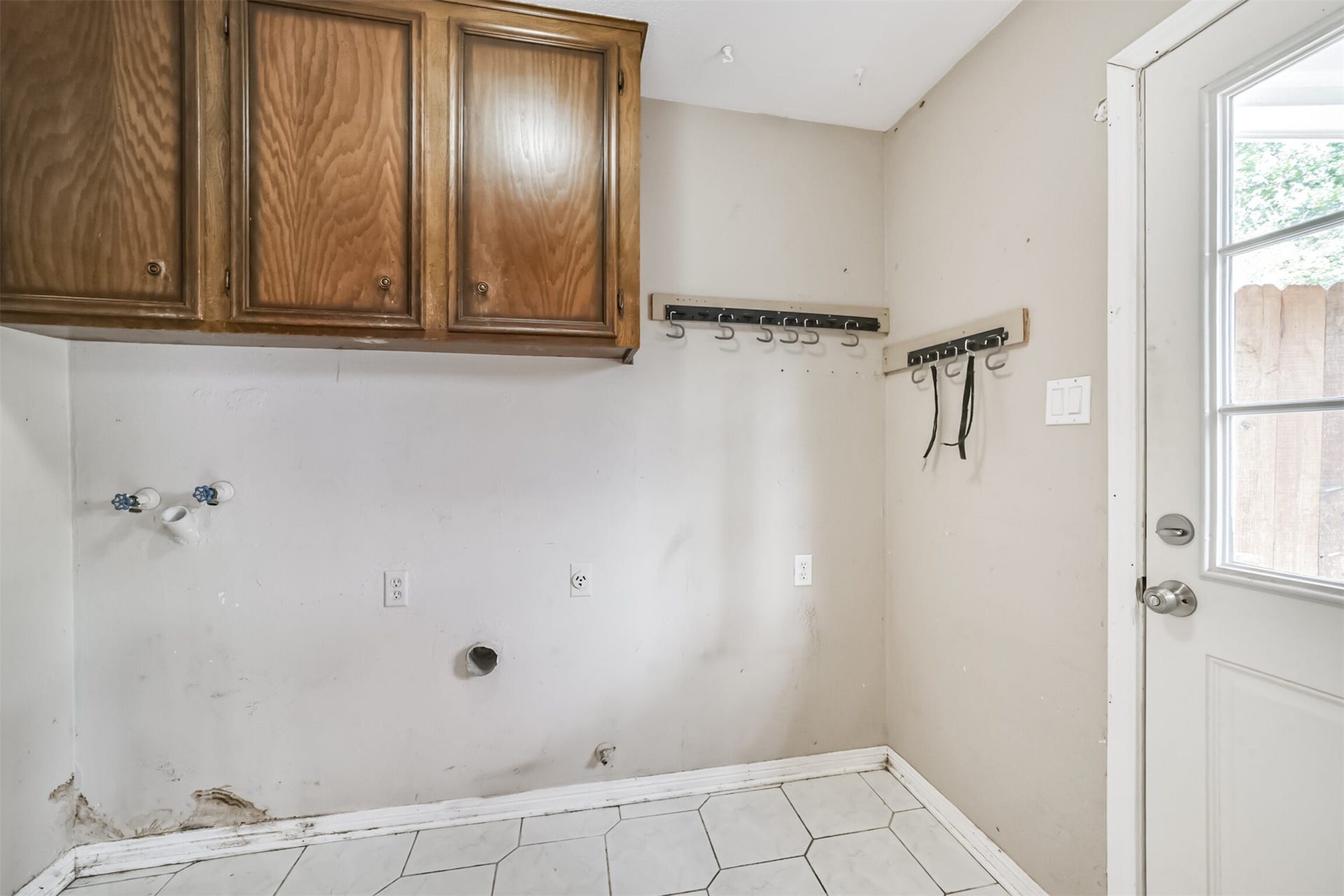 16511 Clearcrest Drive, Houston, TX 77059 16511 Clearcrest Drive, Houston, TX 77059