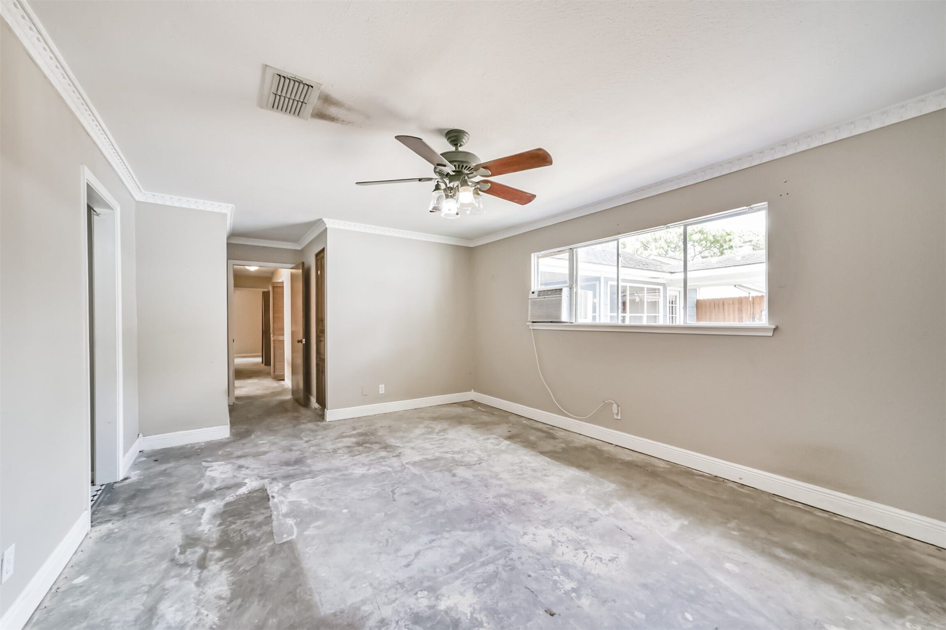 16511 Clearcrest Drive, Houston, TX 77059 16511 Clearcrest Drive, Houston, TX 77059