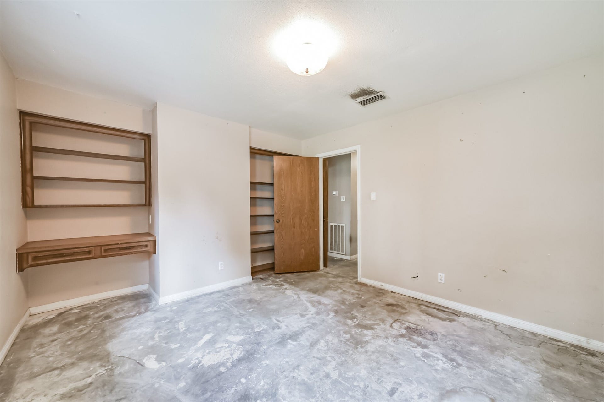 16511 Clearcrest Drive, Houston, TX 77059 16511 Clearcrest Drive, Houston, TX 77059