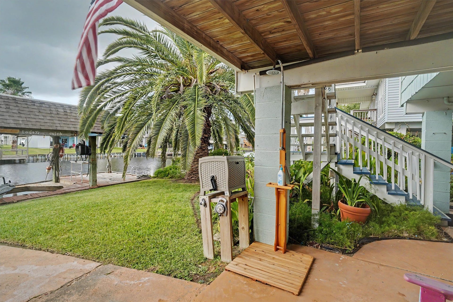 Enjoy plenty of grassy yard spaceperfect for outdoor games, pets, gardening, entertaining, or simply stretching out and enjoying the waterfront lifestyle. Theres room to create your own outdoor oasis