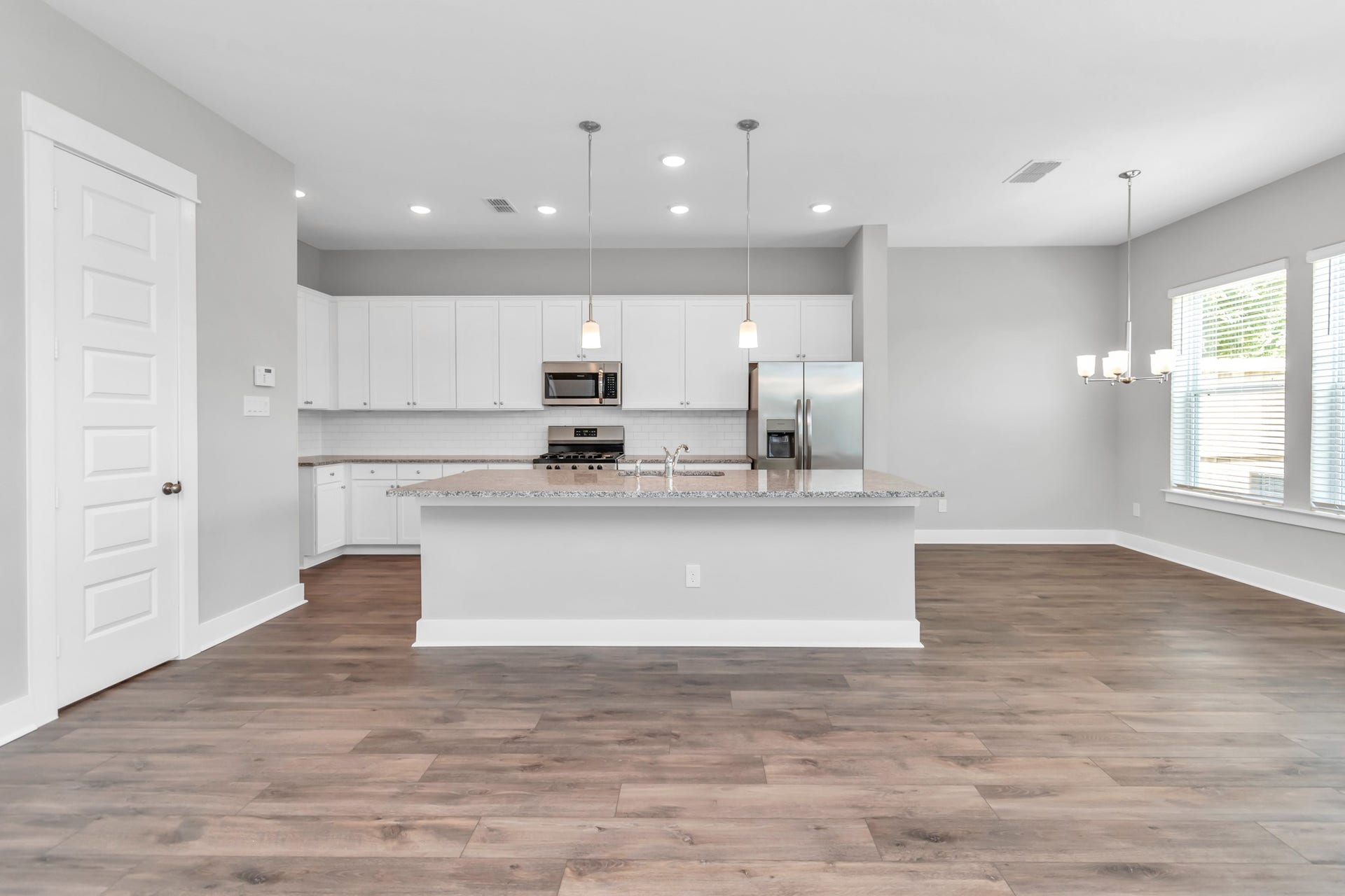 Stylish Island Kitchens with Open Concept Floor Plans.