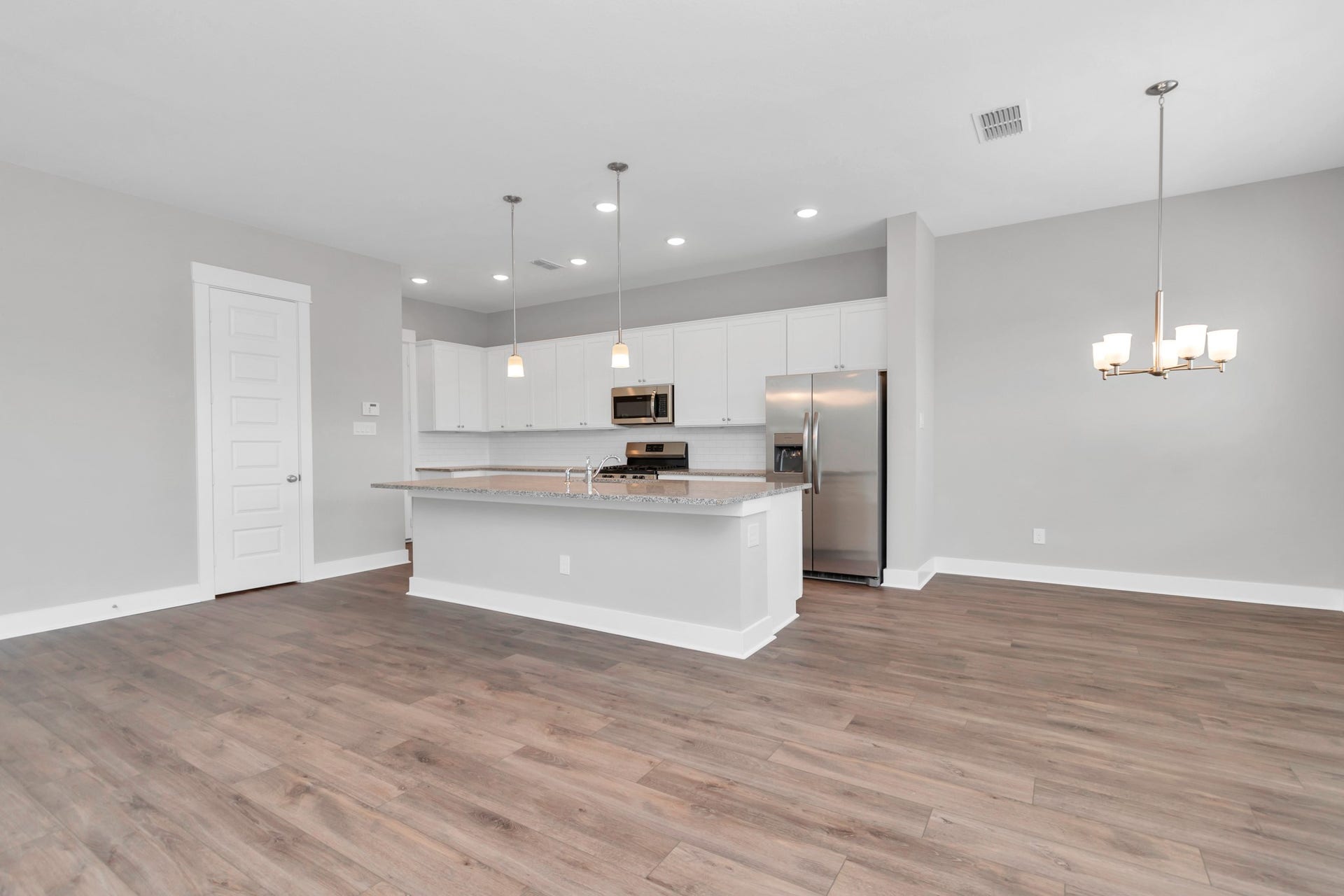 Stylish Island Kitchens with Open Concept Floor Plans.