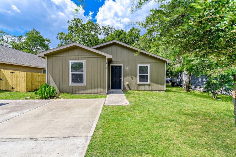 Property photo for 423 Armstrong Street, Houston, TX