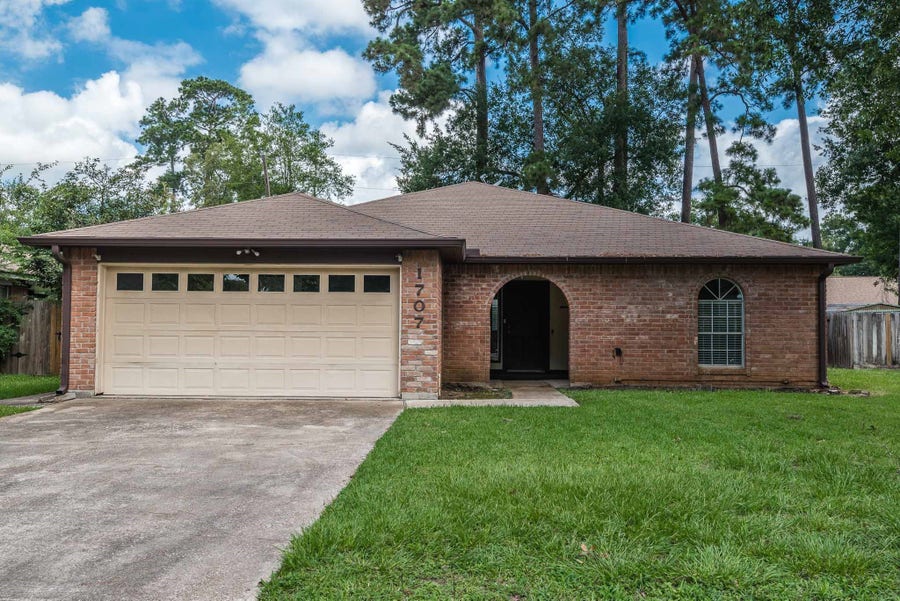 Property photo for 1707 Lindy Lane, Conroe, TX