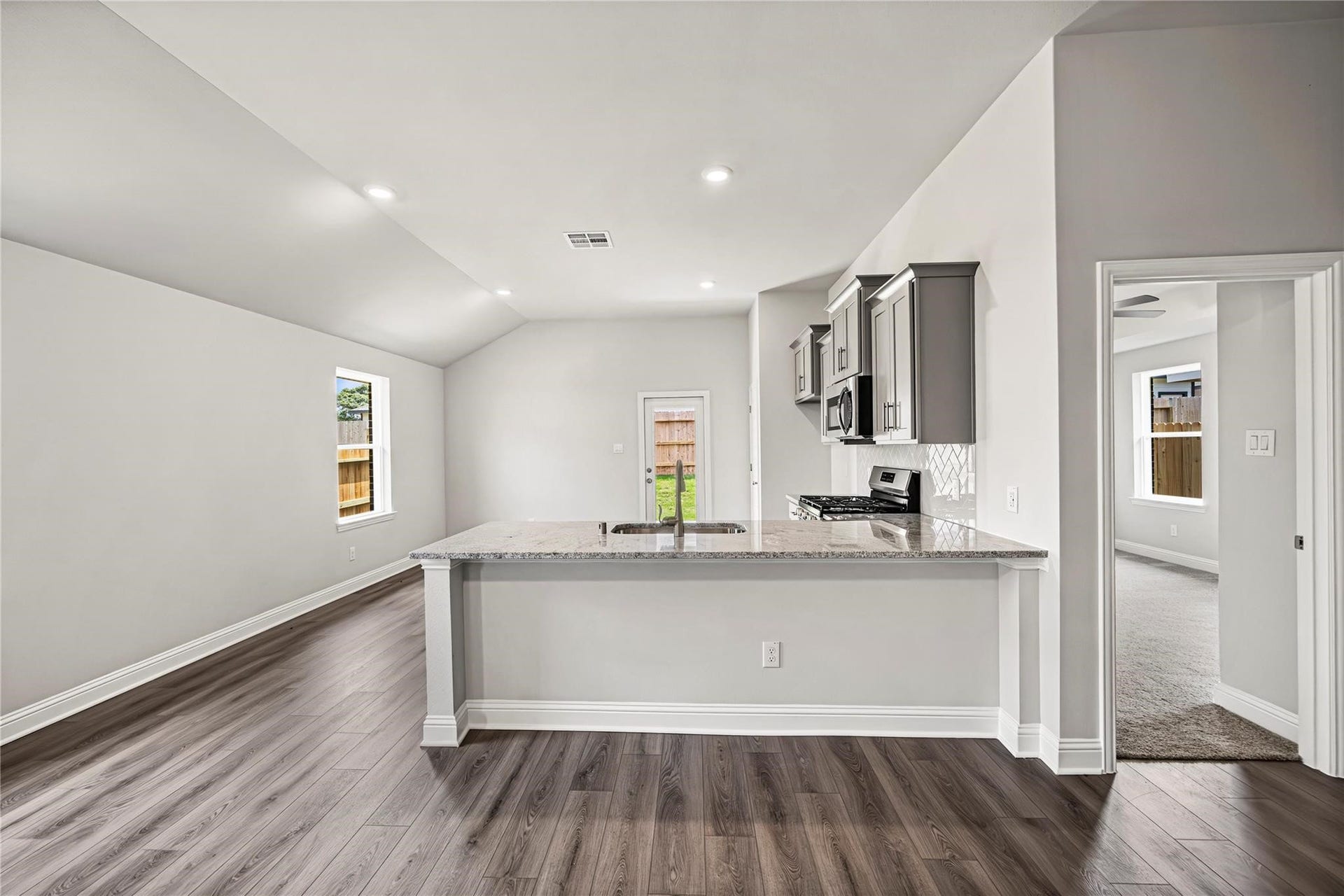 4402 W Bayou Maison Circle, Dickinson, TX 77539 4402 W Bayou Maison Circle, Dickinson, TX 77539