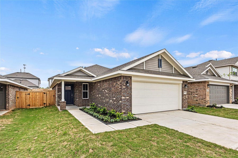 Property photo for 4402 W Bayou Maison Circle, Dickinson, TX