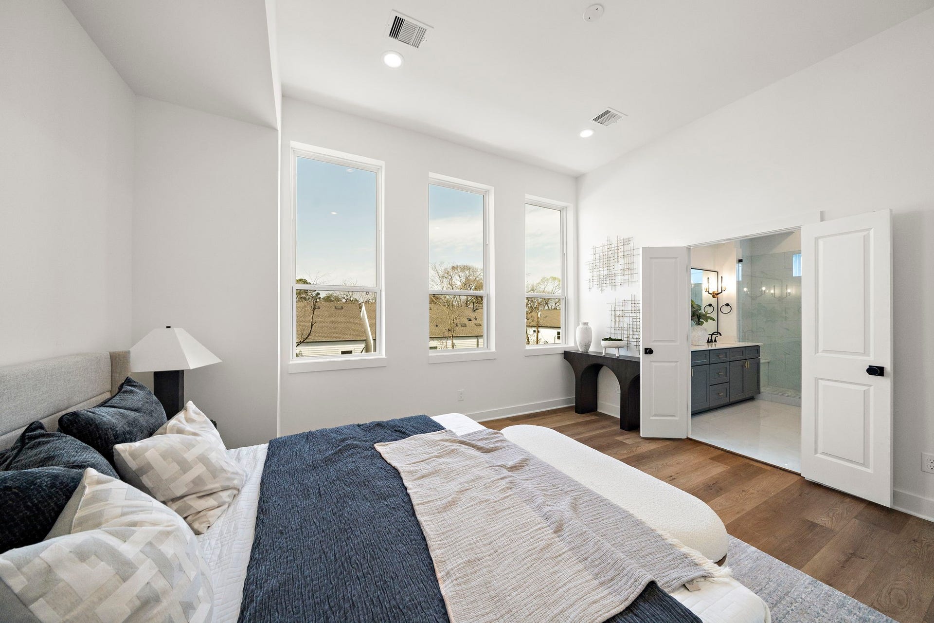 835 Elkhart Street, #E, Houston, TX 77091 Primary Bedroom
