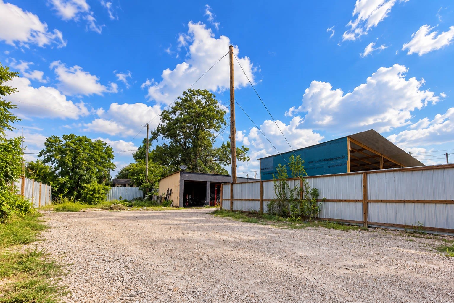 9205 Mesa Drive, Houston, TX 77028 9205 Mesa Drive, Houston, TX 77028