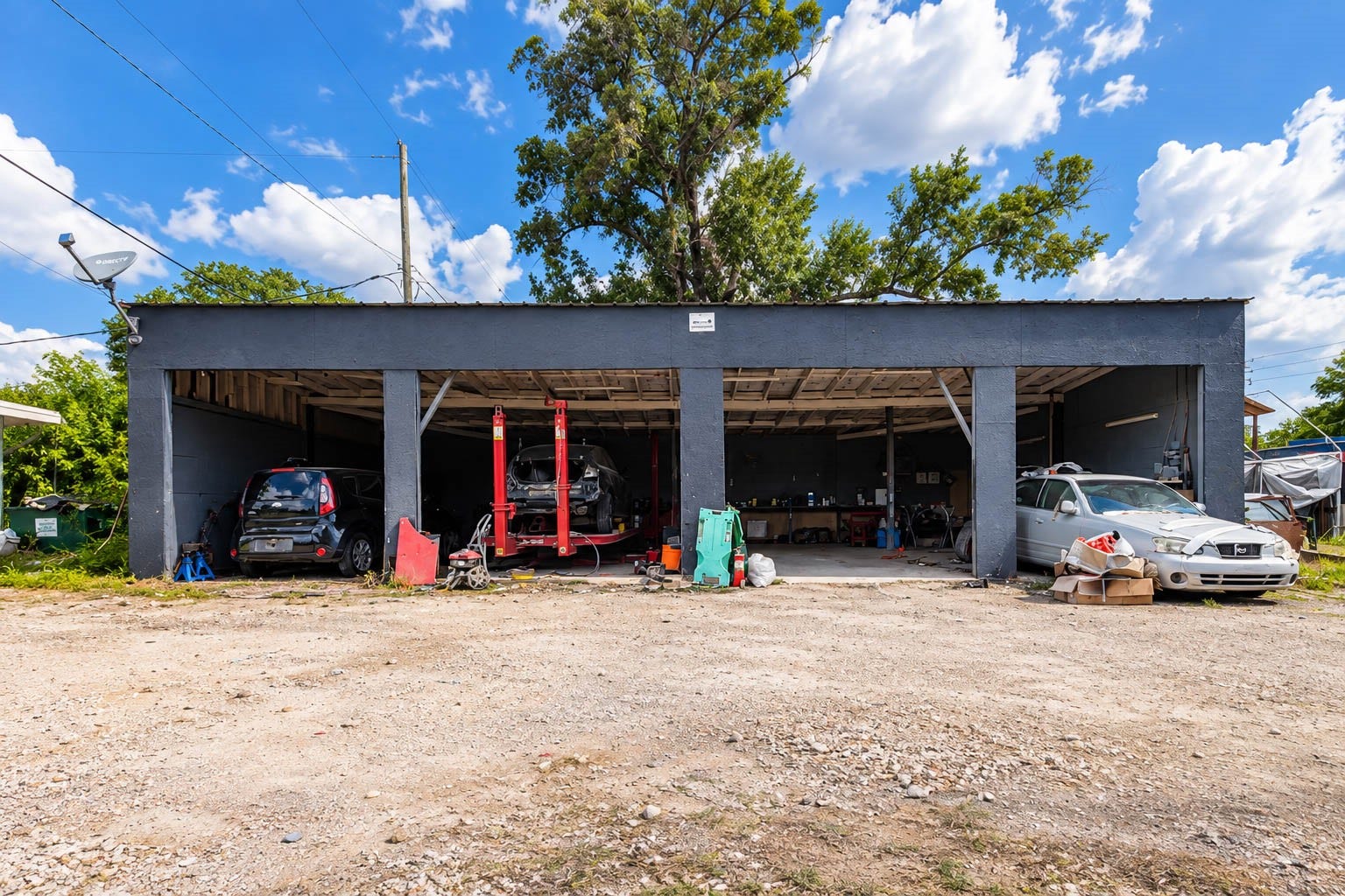 9205 Mesa Drive, Houston, TX 77028 9205 Mesa Drive, Houston, TX 77028