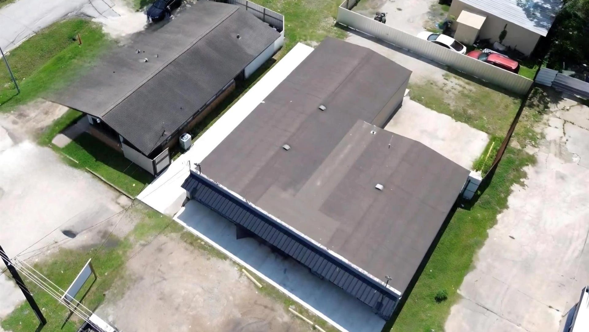 9205 Mesa Drive, Houston, TX 77028 9205 Mesa Drive, Houston, TX 77028