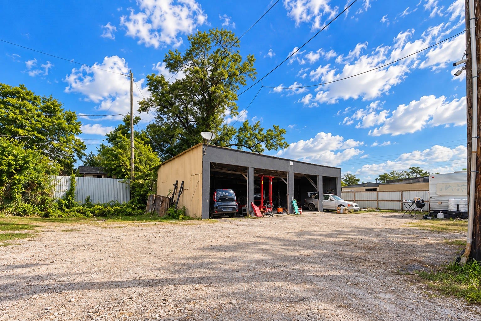 9205 Mesa Drive, Houston, TX 77028 9205 Mesa Drive, Houston, TX 77028