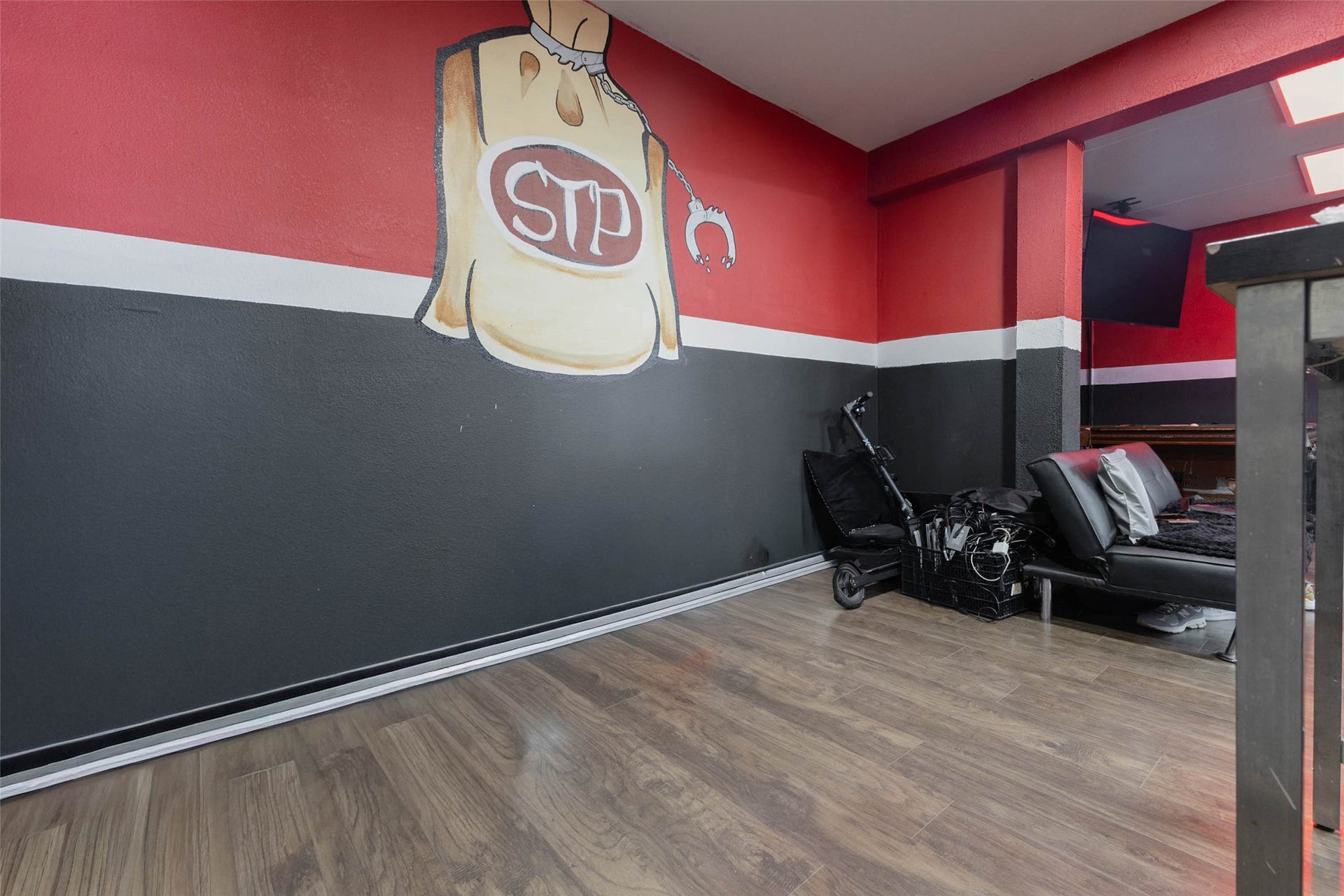 9205 Mesa Drive, Houston, TX 77028 9205 Mesa Drive, Houston, TX 77028
