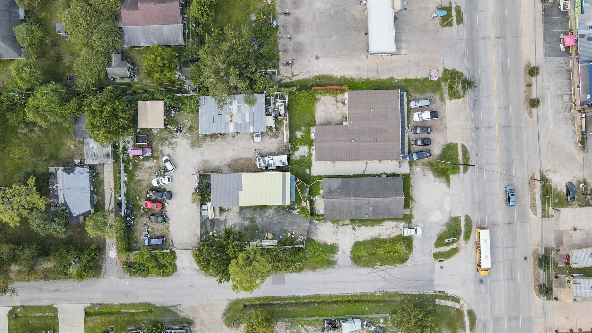 9205 Mesa Drive, Houston, TX 77028 9205 Mesa Drive, Houston, TX 77028