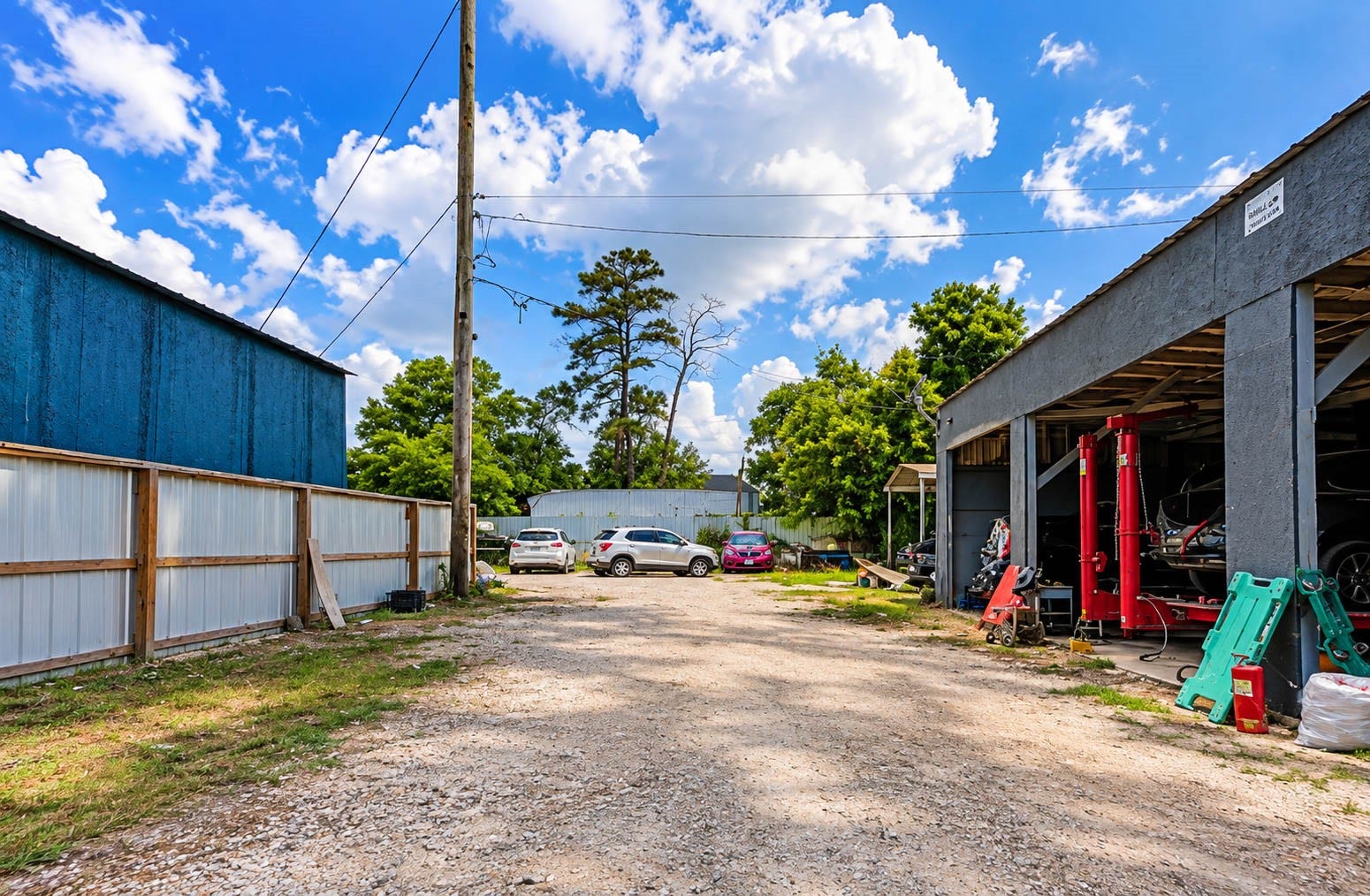 9205 Mesa Drive, Houston, TX 77028 9205 Mesa Drive, Houston, TX 77028
