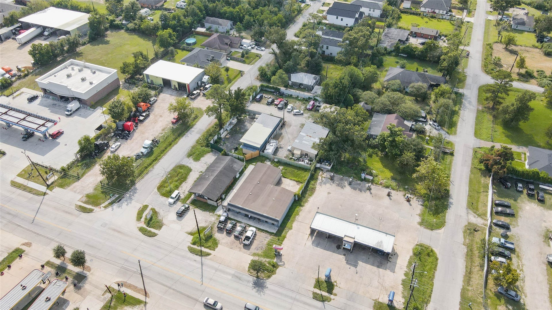 9205 Mesa Drive, Houston, TX 77028 9205 Mesa Drive, Houston, TX 77028