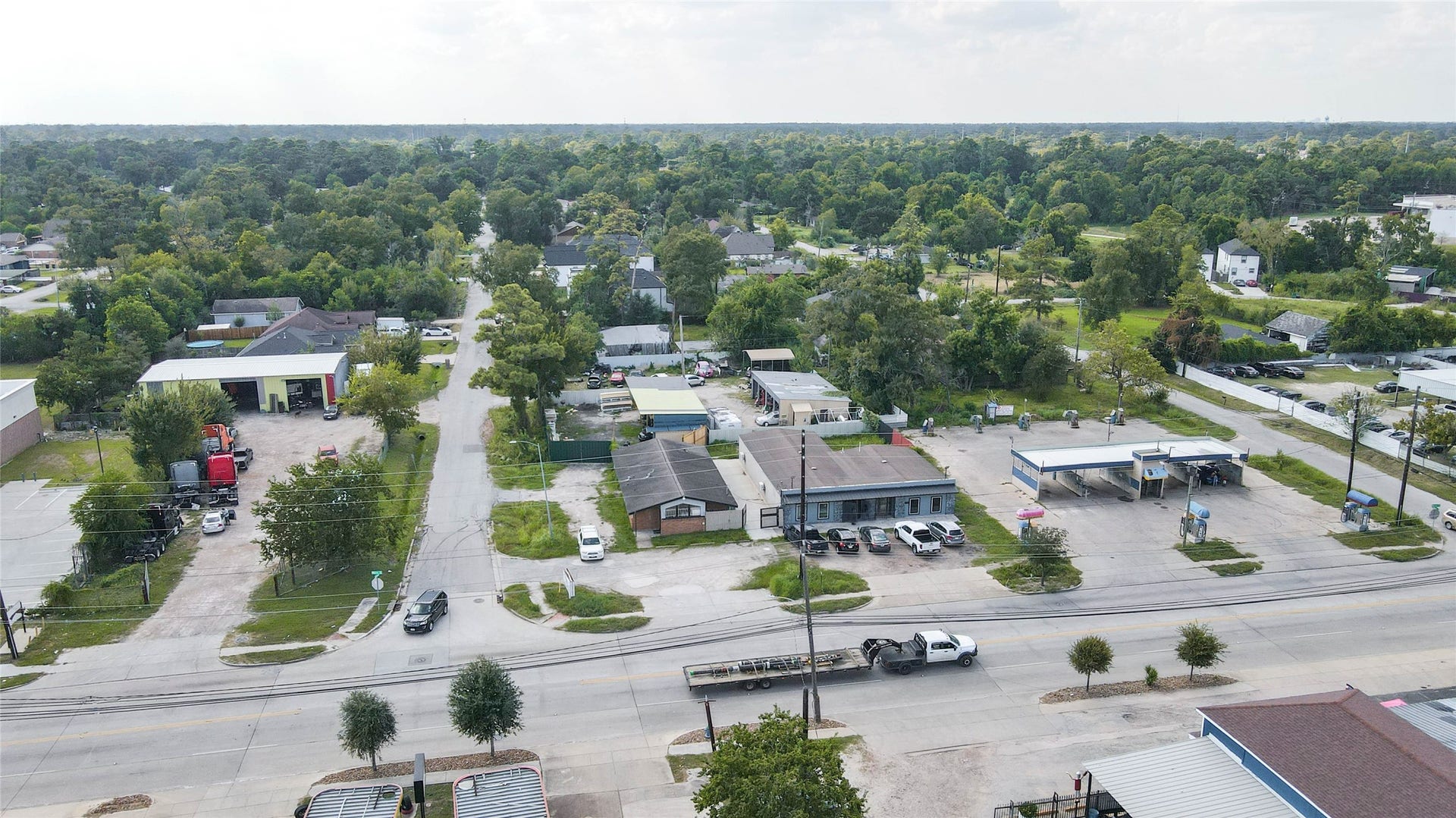 9205 Mesa Drive, Houston, TX 77028 9205 Mesa Drive, Houston, TX 77028