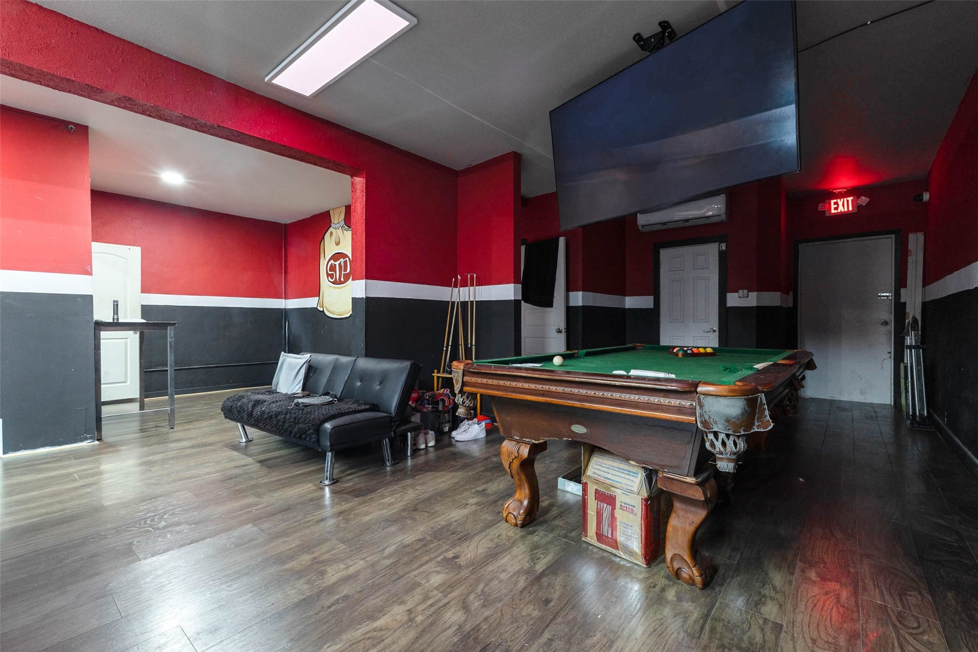 9205 Mesa Drive, Houston, TX 77028 9205 Mesa Drive, Houston, TX 77028