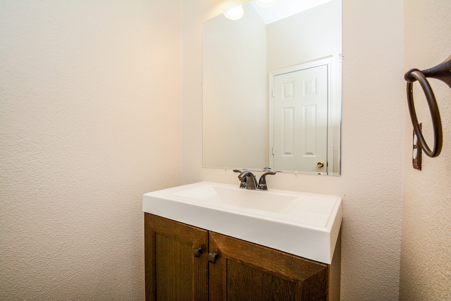 18507 Lodgepole Pine Street, Cypress, TX 77429 First floor half bath