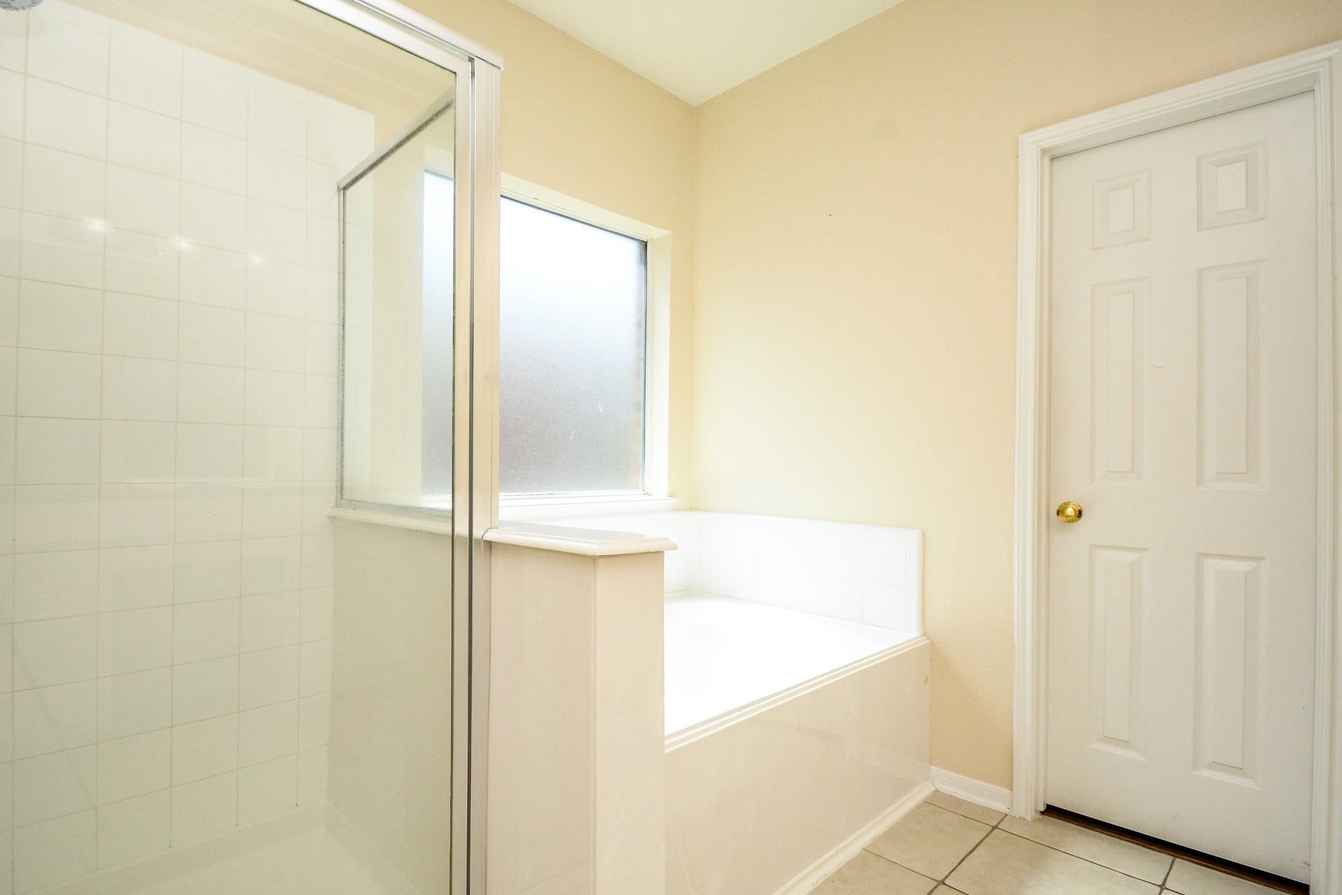 18507 Lodgepole Pine Street, Cypress, TX 77429 Primary en suite with separate shower and jetted tub