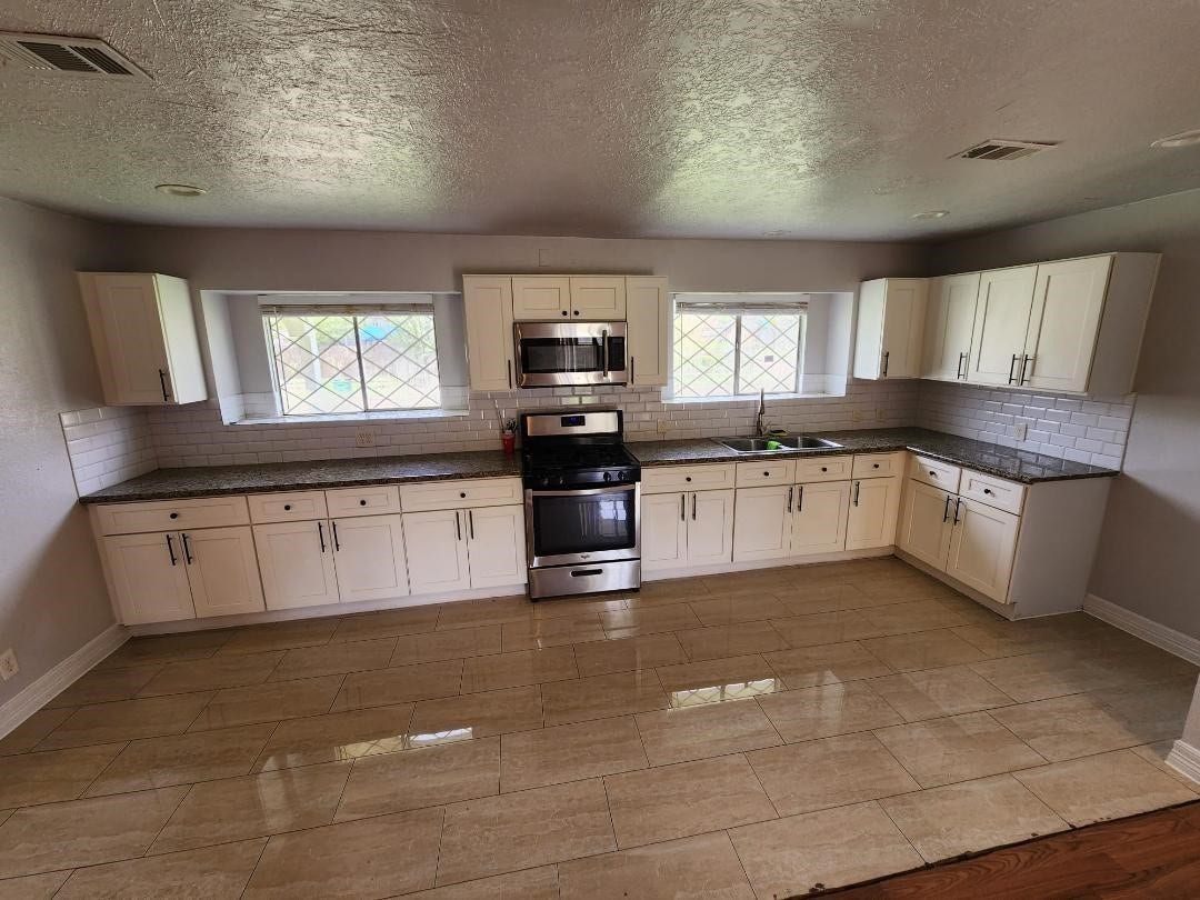 4203 Brookston Street, Houston, TX 77045 4203 Brookston Street, Houston, TX 77045