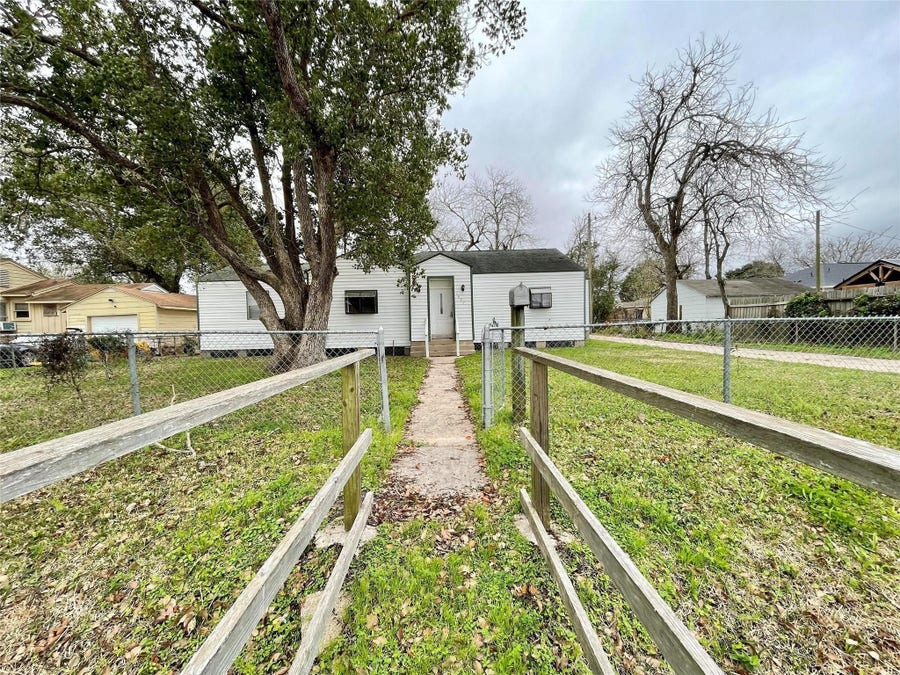 Property photo for 1827 Neuman Street, La Marque, TX