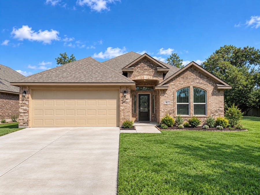 Property photo for 1047 S Anderson Street, Angleton, TX