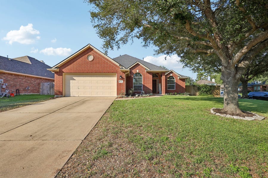 Property photo for 6210 Crystal Forest Trail, Katy, TX