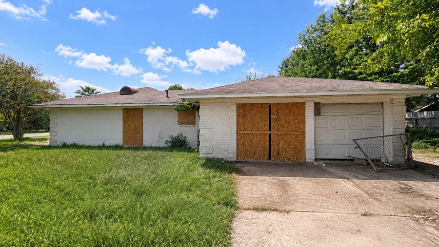 Property photo for 315 Deepgrove Drive, Houston, TX