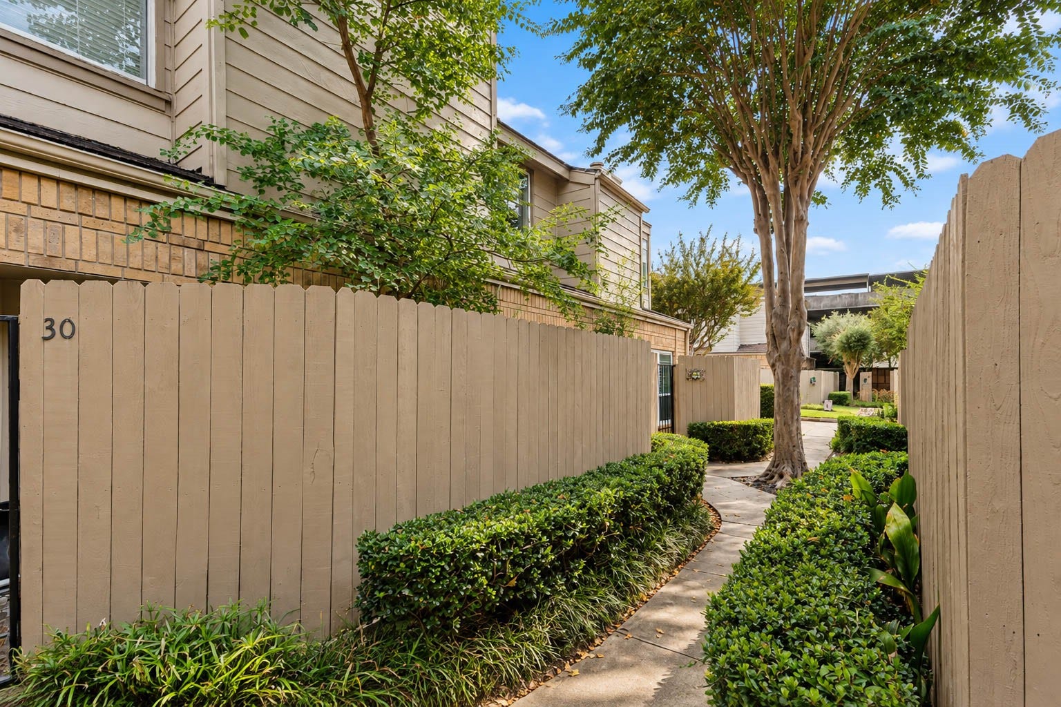 1829 Augusta Drive, #31, Houston, TX 77057 1829 Augusta Drive, #31, Houston, TX 77057