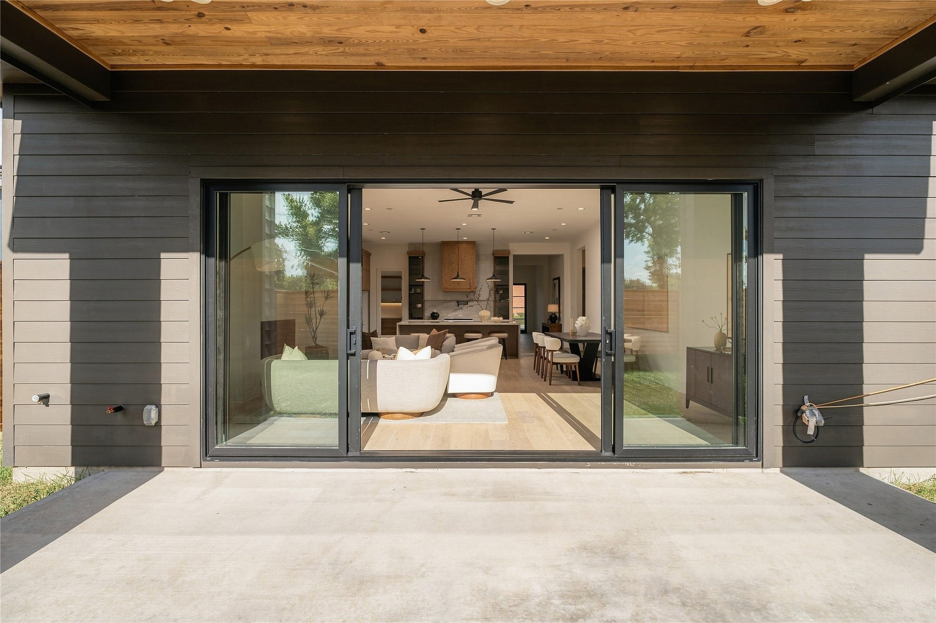 2109 McKean Drive, Houston, TX 77080 The covered patio extends the living experience outdoors, complete with a gas connection and pre-wiring for speakers for effortless entertaining year-round.