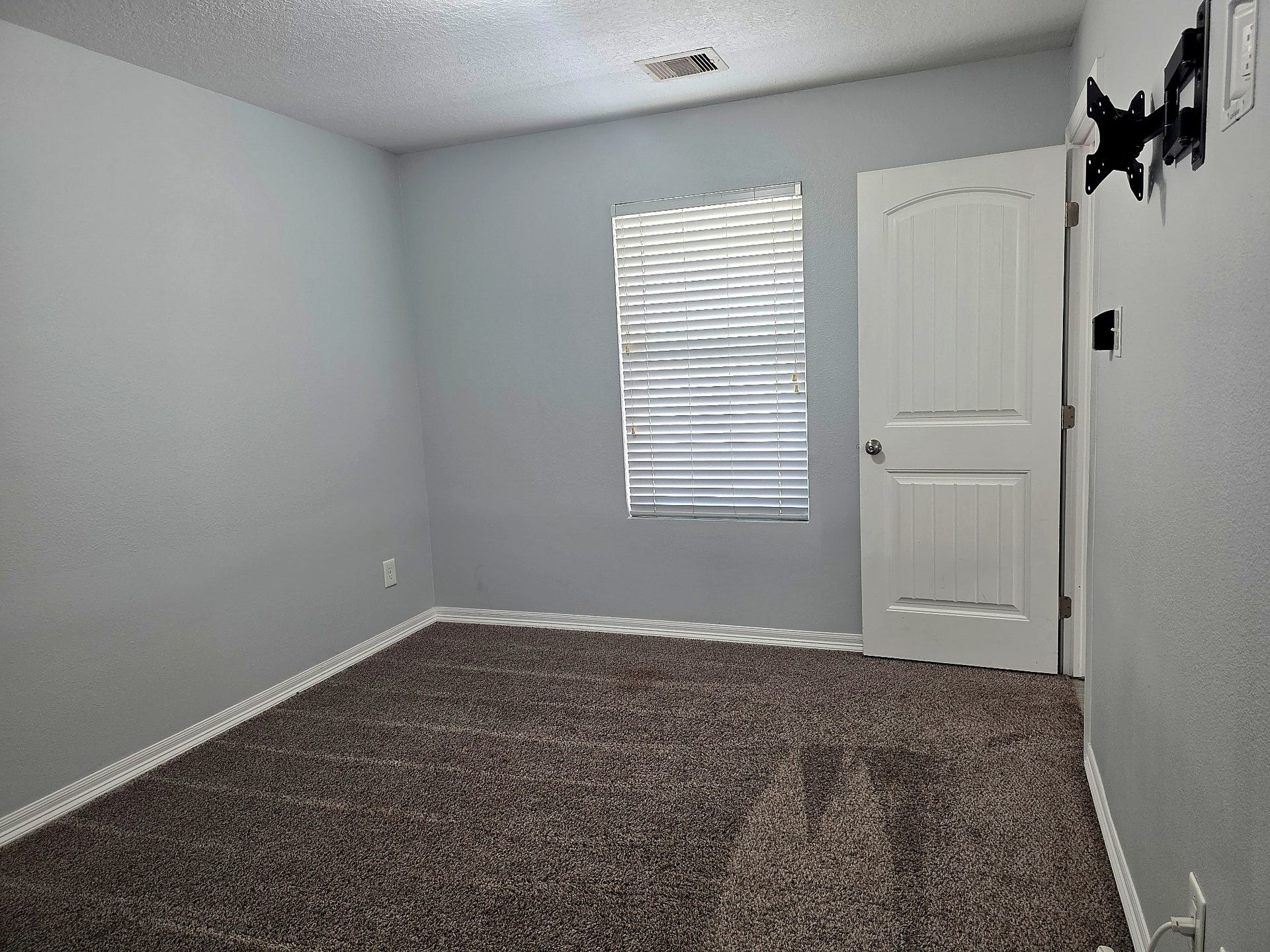 12526 Greensbrook Forest Drive, Houston, TX 77044 One bedroom downstairs