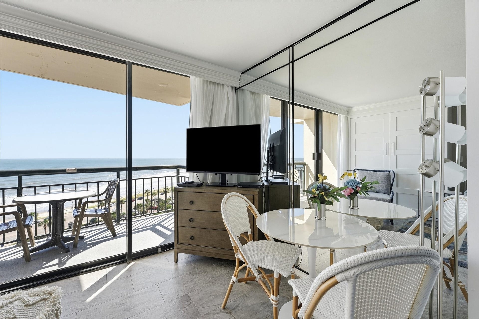 5220 Seawall Boulevard, #1038B, Galveston, TX 77551 Enjoy morning coffee or a casual meal with gorgeous Gulf views beside the balcony.