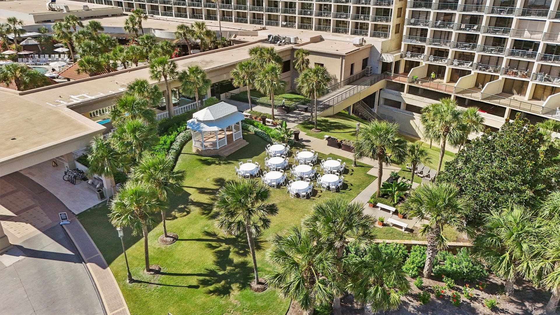 5220 Seawall Boulevard, #1038B, Galveston, TX 77551 A charming gazebo anchors the landscaped
grounds, offering a beautiful setting for gatherings,
special events, and relaxed outdoor moments
within the resort.