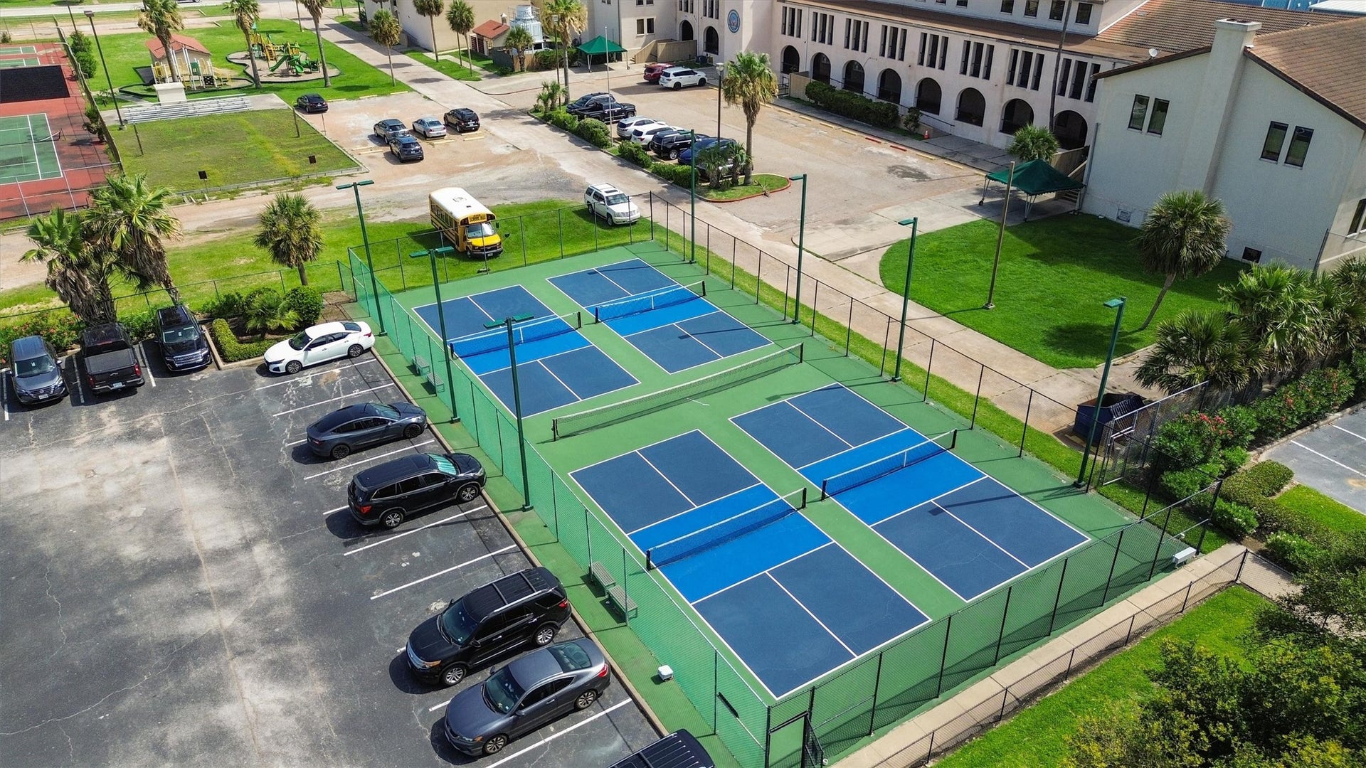 5220 Seawall Boulevard, #1038B, Galveston, TX 77551 On-site tennis courts add to the impressive
amenity package, offering opportunities for
recreation and active living without leaving home.