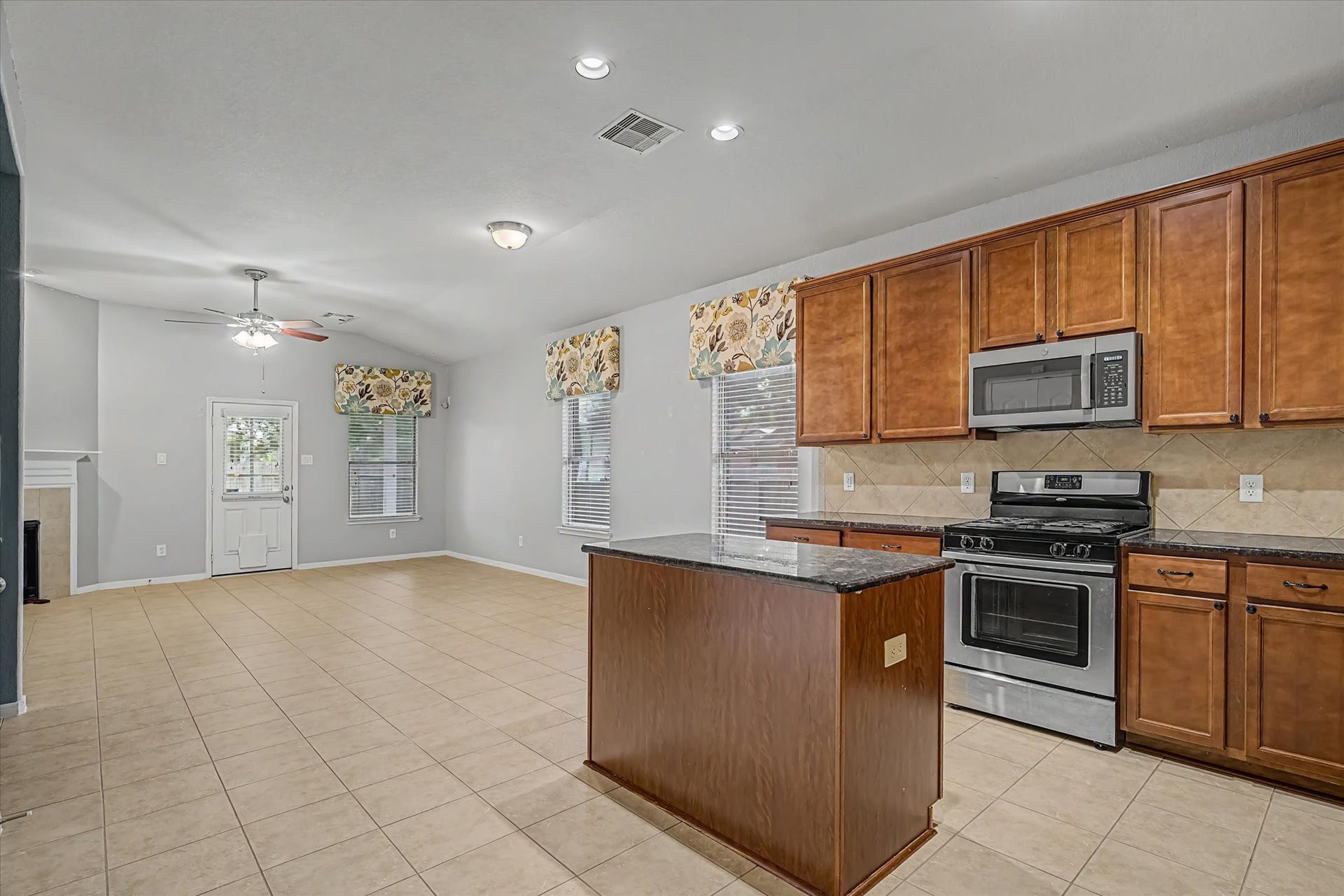 623 W Newport Bend, Katy, TX 77494 623 W Newport Bend, Katy, TX 77494