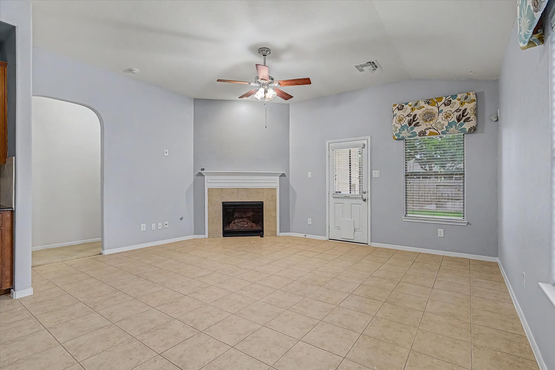 623 W Newport Bend, Katy, TX 77494 623 W Newport Bend, Katy, TX 77494
