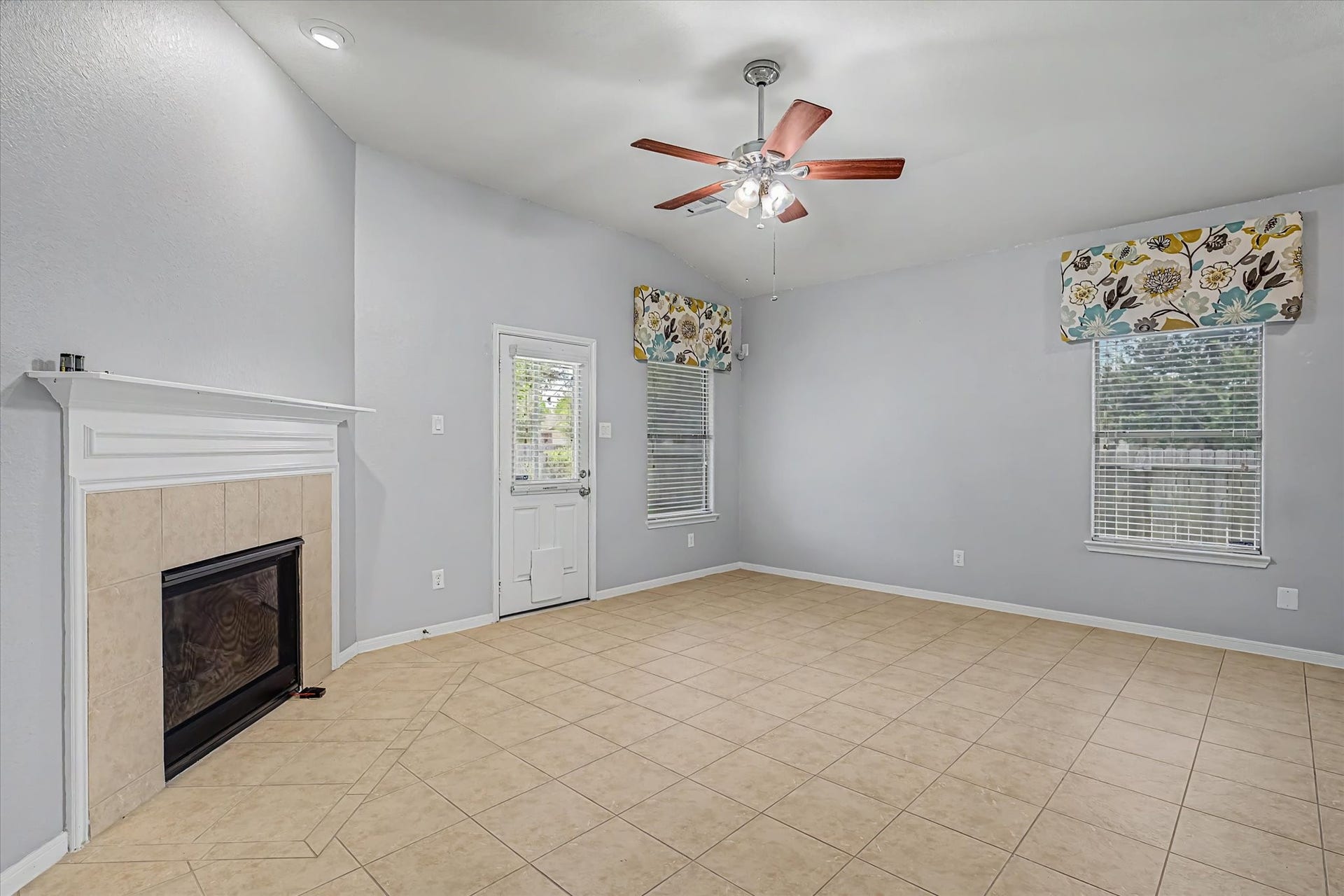 623 W Newport Bend, Katy, TX 77494 623 W Newport Bend, Katy, TX 77494