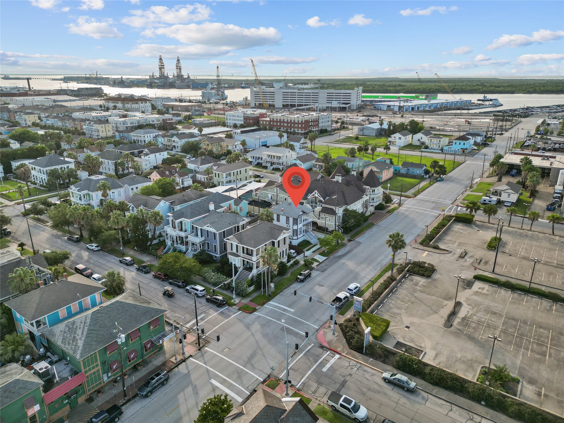 313 14th Street, Galveston, TX 77550 View of home from 14th and Market St