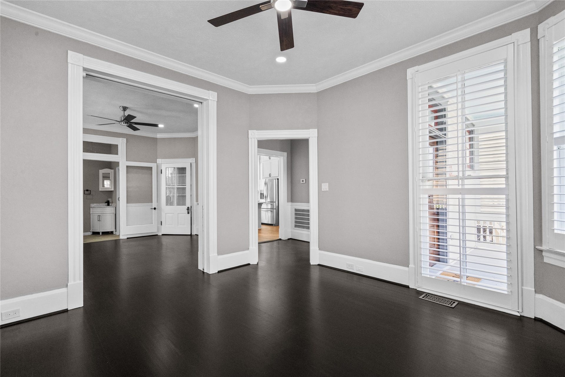 313 14th Street, Galveston, TX 77550 living to dining room view