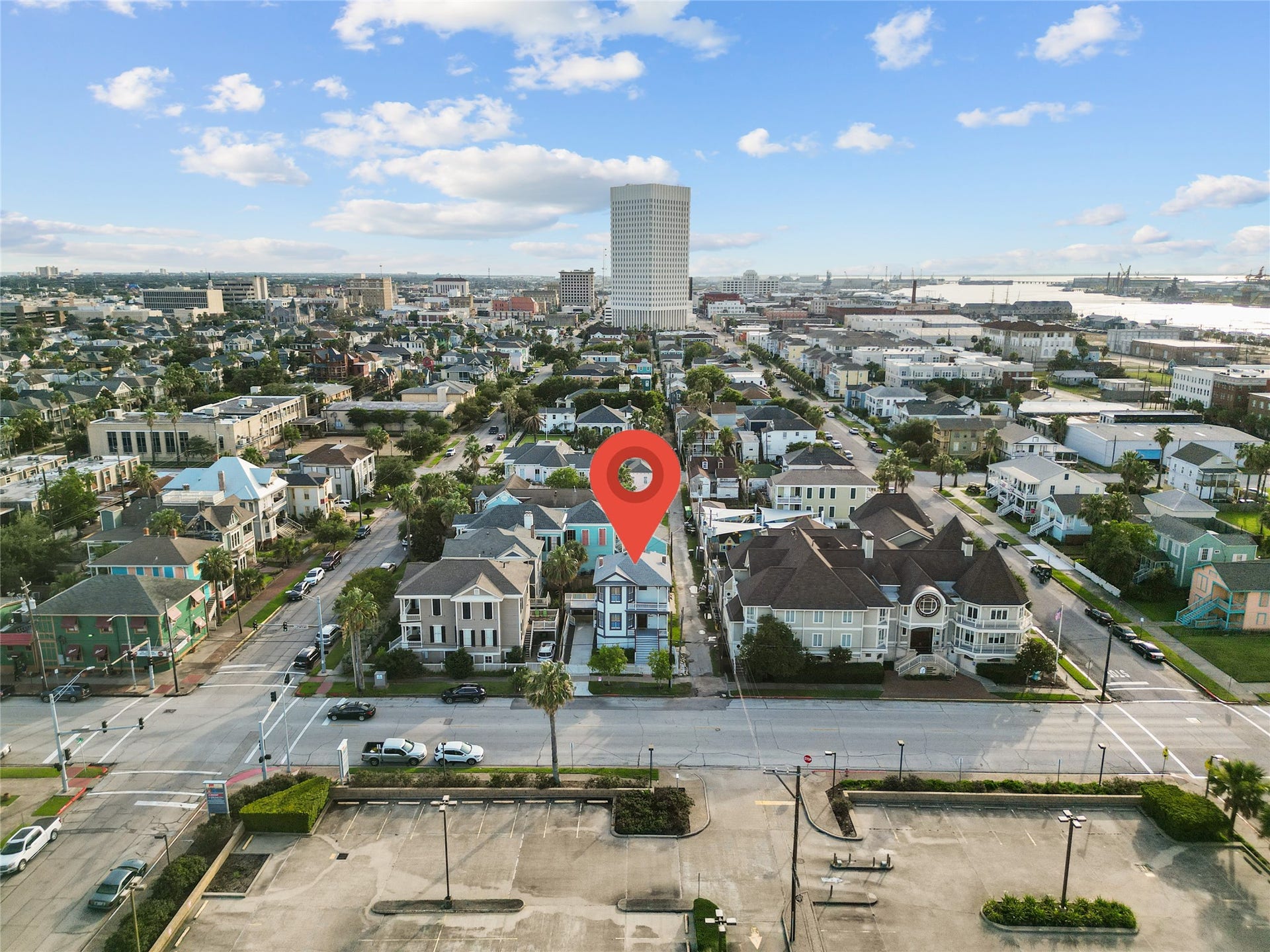 313 14th Street, Galveston, TX 77550 view from the UTMB parking lot