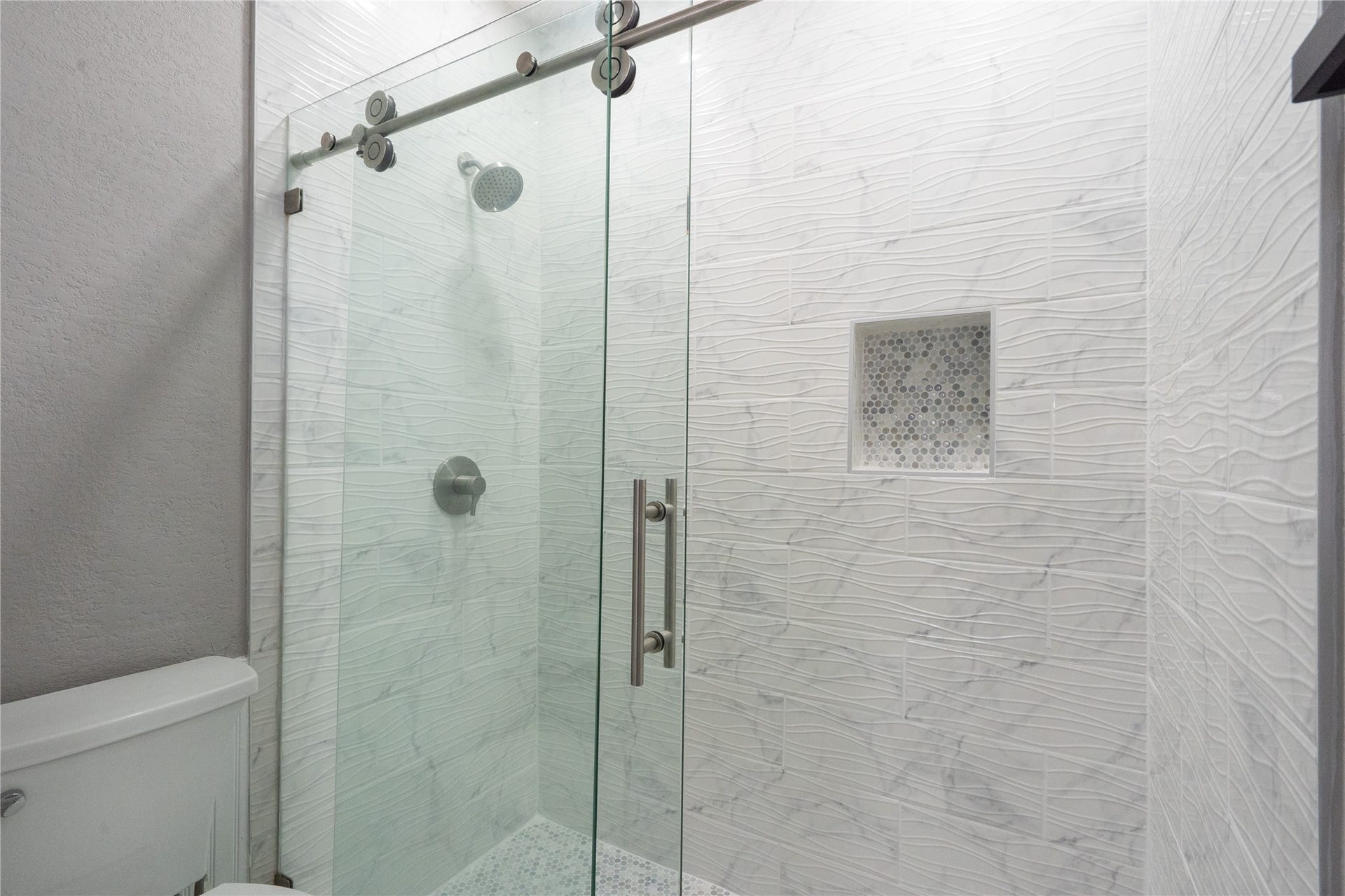 313 14th Street, Galveston, TX 77550 bathroom down