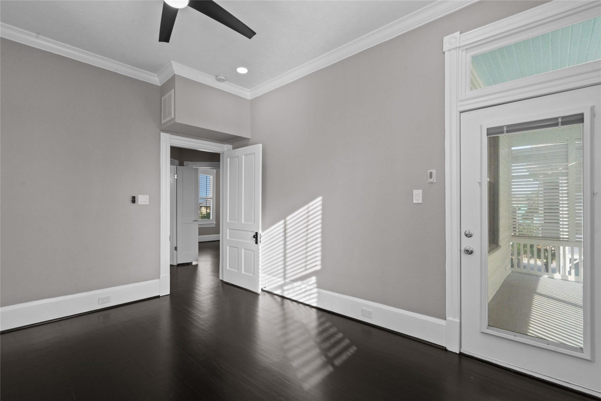 313 14th Street, Galveston, TX 77550 Bedroom with private balcony
