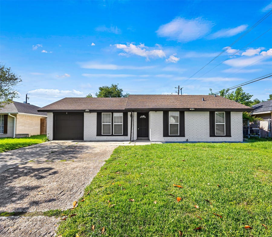 Property photo for 3907 Sandy Meadow Lane, Houston, TX