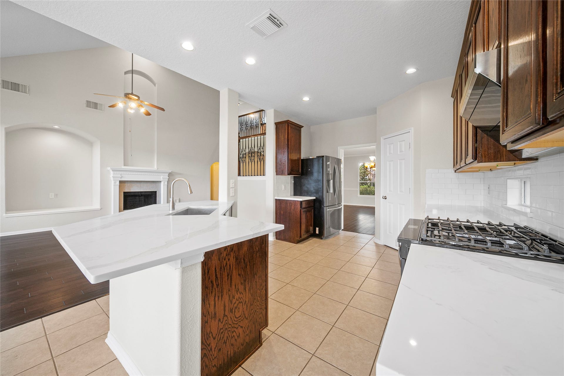 8306 Golden Harbour, Missouri City, TX 77459 8306 Golden Harbour, Missouri City, TX 77459